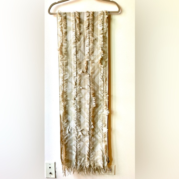 Burberry Fringe Scarf Cashmere Wool blend Creme - Picture 3 of 4